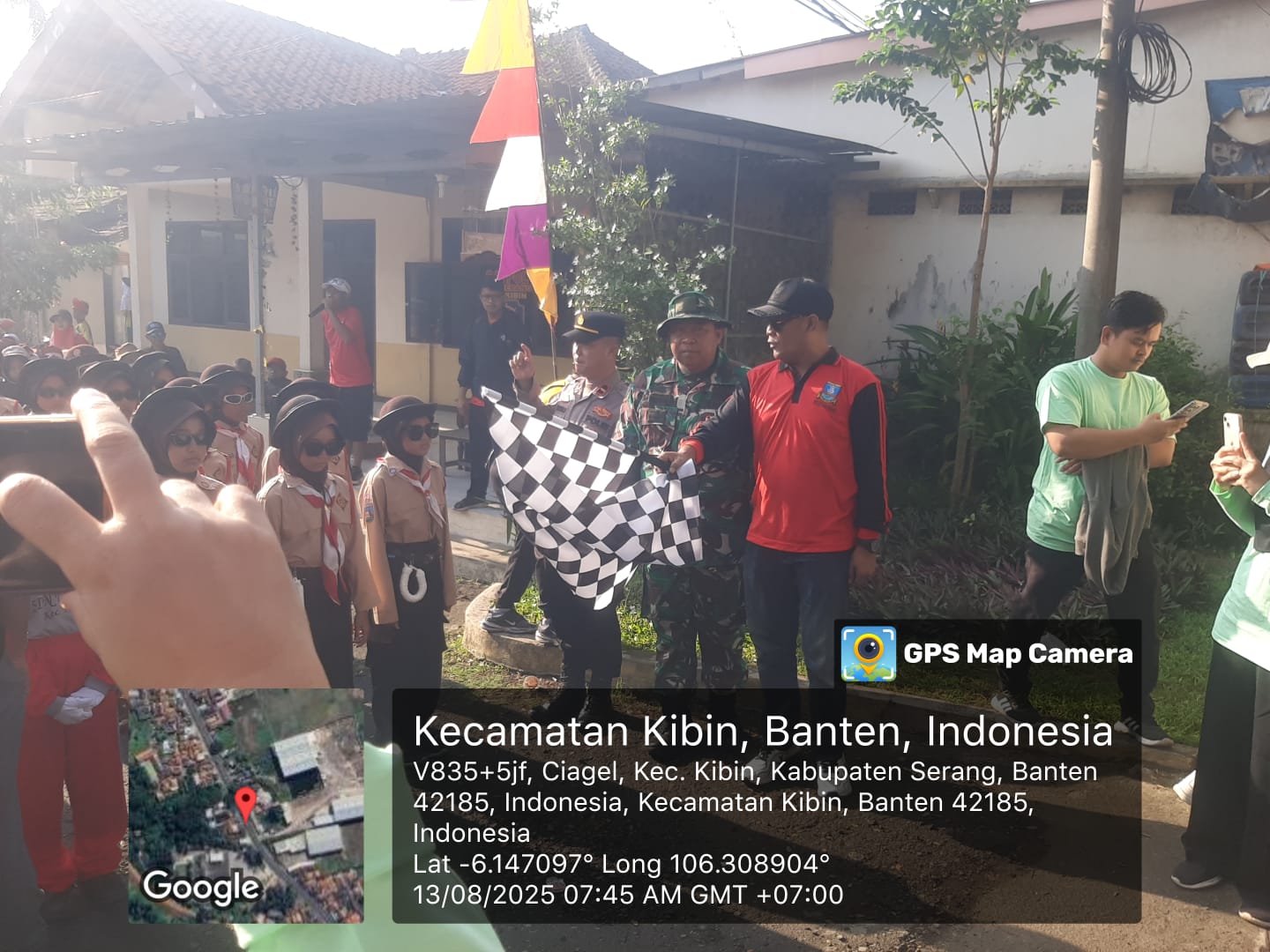 gerak-jalan-tingkat-kecamatan-kibin-memeriahkan-hut-ri-ke-80