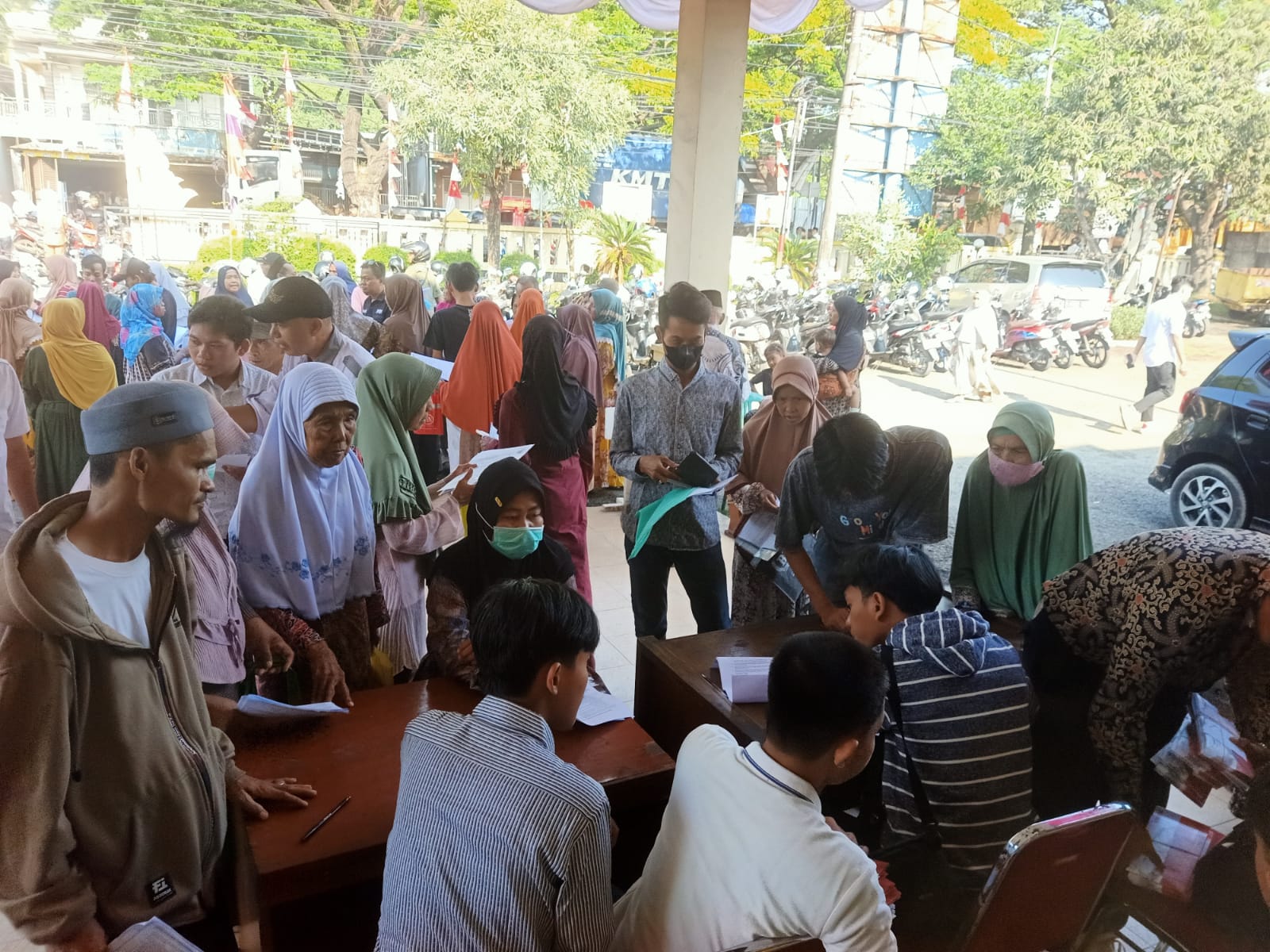pendistribusian-kartu-keluarga-sejahtera-kks-dan-buku-tabungan-penerima-manfaat-bantuan-sosial-pkh-dan-sembako-kecamatan-kibin