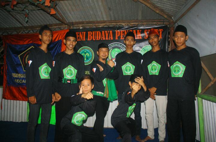 seni-budaya-pencak-silat-dan-debus-bangau-putih-ciagel